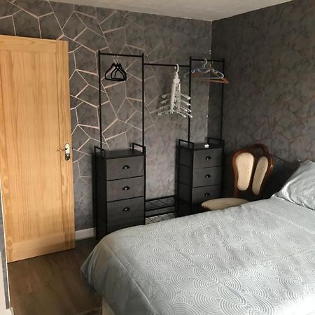 Double Room Next To Burnham Elizabeth Line Station Слау Екстер'єр фото
